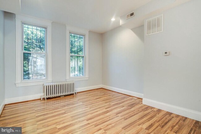 Foto del edificio - 104 15th St SE