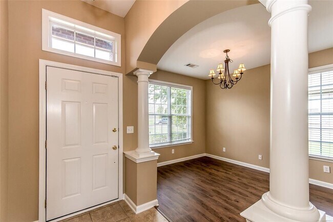 Building Photo - 9625 Helmsley Cir