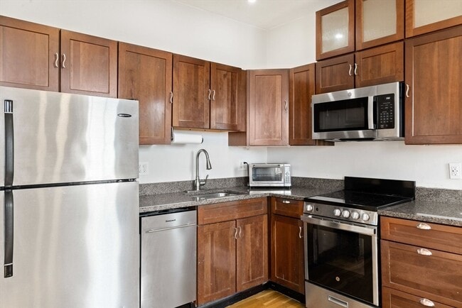 Building Photo - 64 West Cedar St