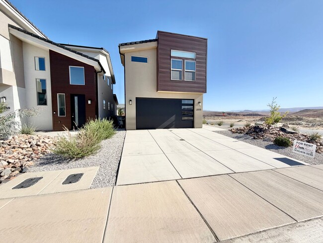 Building Photo - 2375 E Luciano Ln