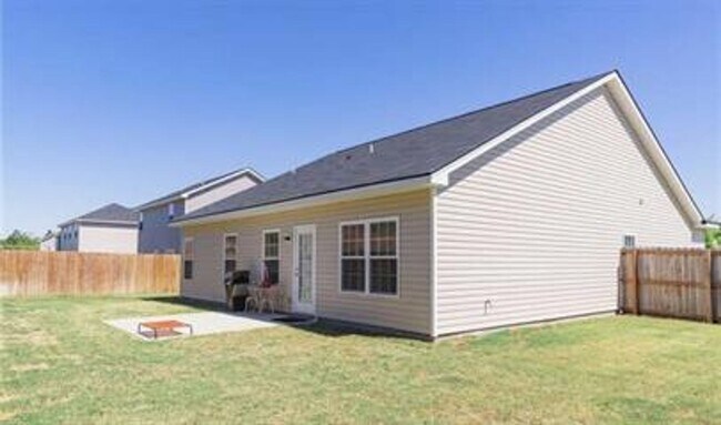 Building Photo - 1902 Wiregrass Way