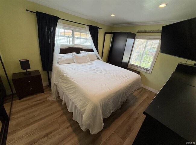 Foto del edificio - 6462 Teesdale Ave