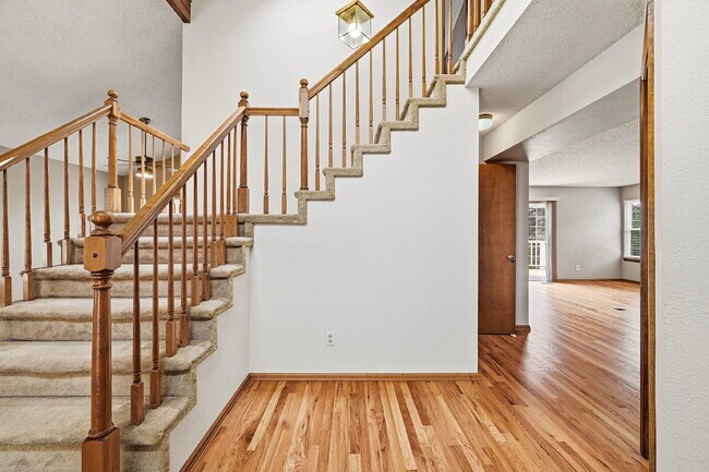 Foto del edificio - $2,845.95- 4-Bed /3-Bath Gem with Finished Basement and Fenced-in Yard in Colorado Springs!