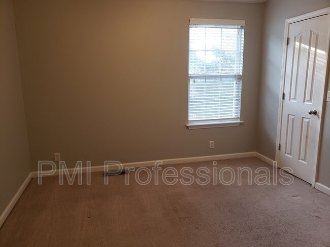 Building Photo - 1416 Bunny Ct