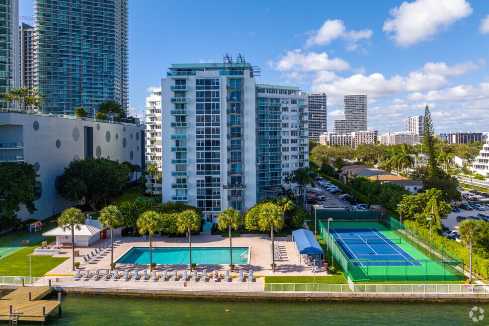Bay Park Towers