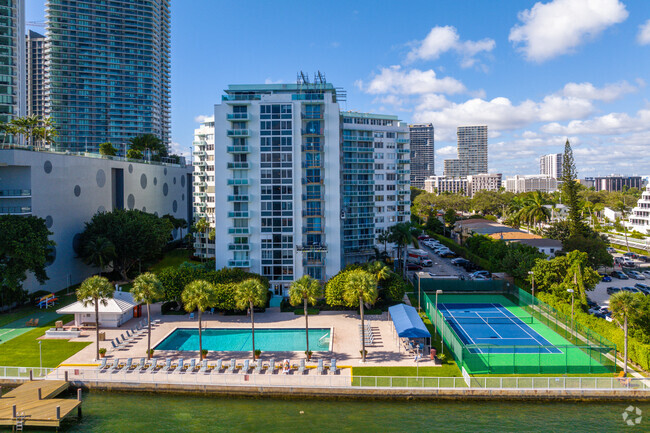 Building Photo - Bay Park Towers