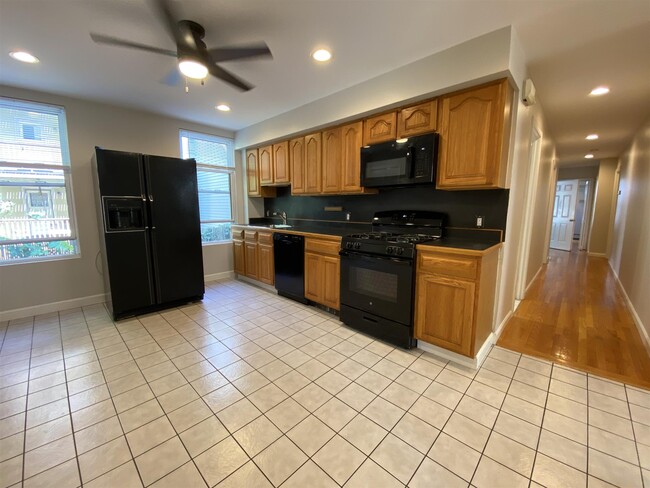 Building Photo - 47 Tremont St