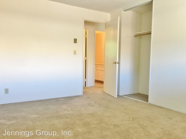 Building Photo - 536 S 42nd St