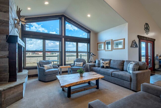 Foto del edificio - 1591 Fischer Ln