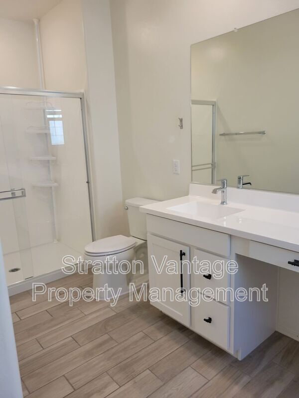 Building Photo - 48171 N La Soledad