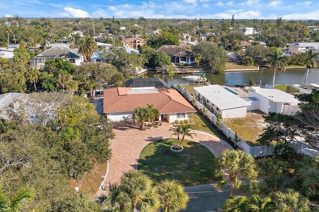 Building Photo - 5115 Windward Ave
