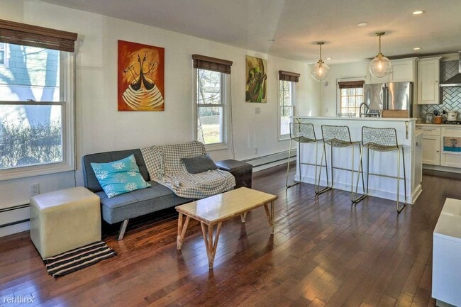 Building Photo - 2 br, 1.5 bath House - 44 Birch Avenue