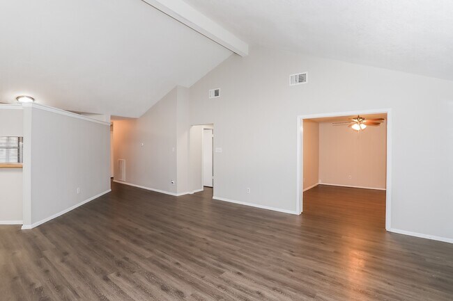 Building Photo - 3815 Youpon Dr