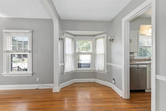 Foto del edificio - 8924 W Pendleton Ave