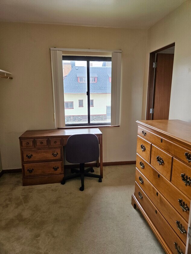 Primary Photo - 157 Porter St NE