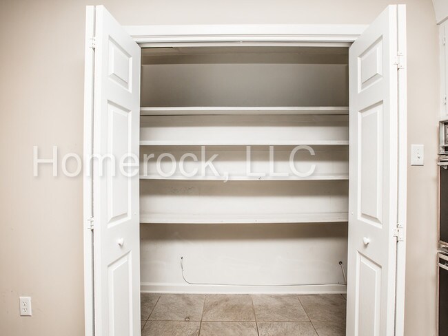Building Photo - 4800 Brookwood Pl