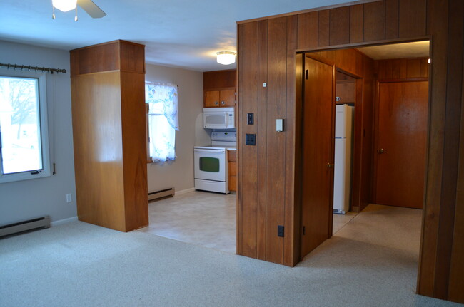 Living Room - 606 S Halvorson St