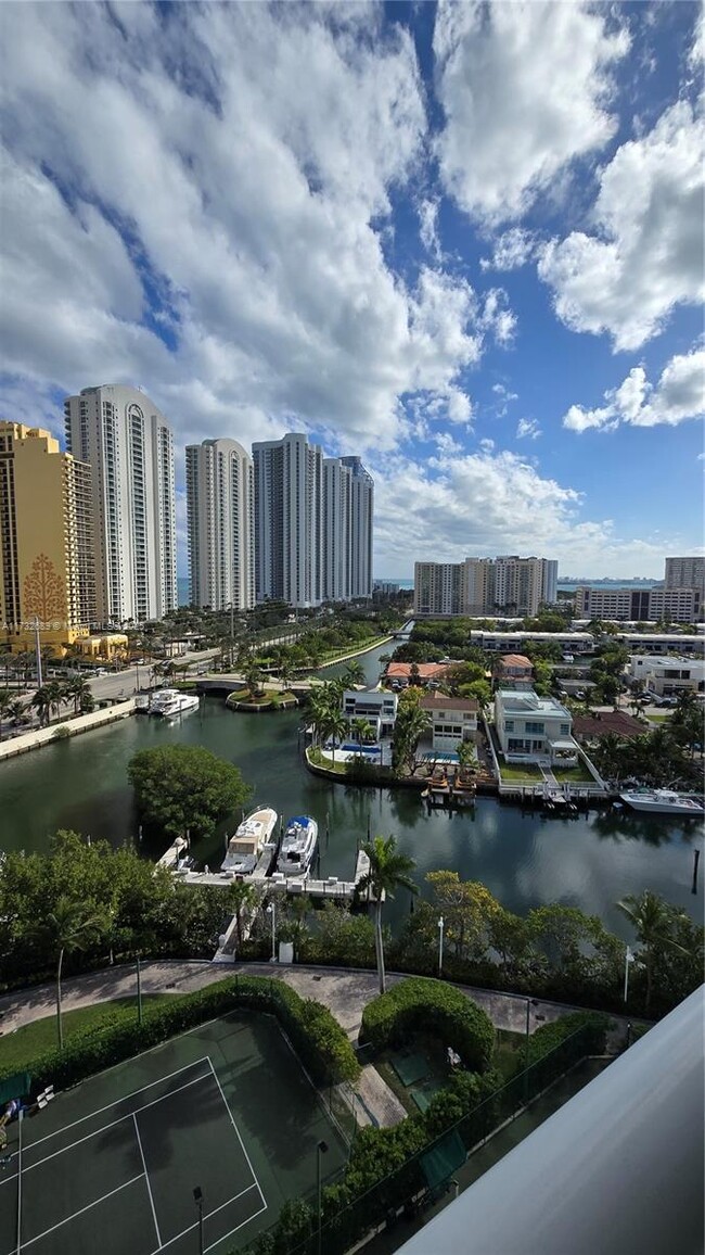 Foto del edificio - 16400 Collins Ave