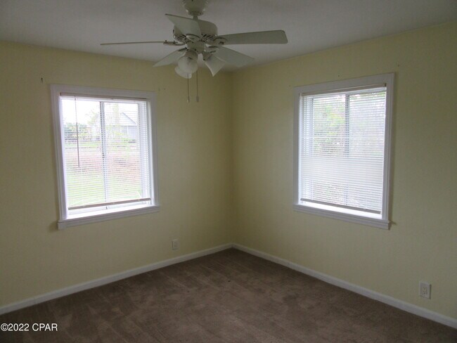 Building Photo - 1129 Magnolia Ave