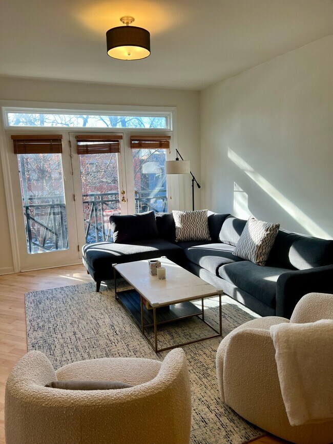 Foto del edificio - 2210 W Huron St