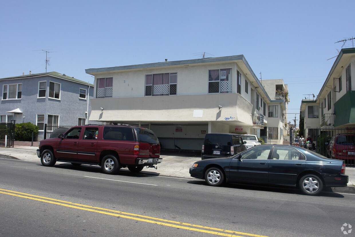 Building Photo - 212 N Normandie Ave
