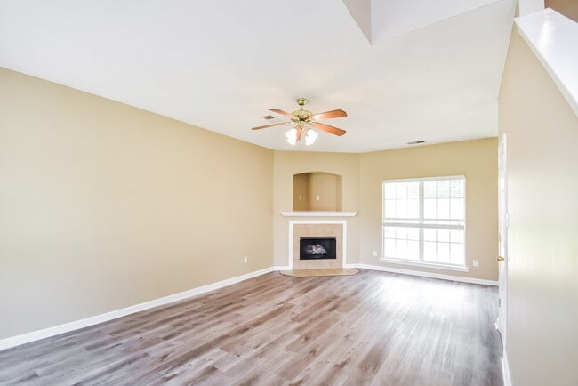 Building Photo - 4599 Tulip Bend Dr