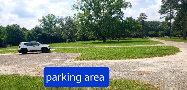 Foto del edificio - 2301 W James Lee Blvd