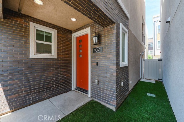 Building Photo - 9560 Hammock Pl