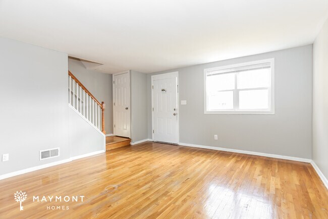 Building Photo - 7805 Kavanagh Rd