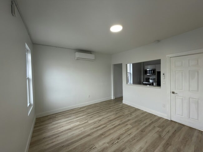 Building Photo - 5503 W Girard Ave