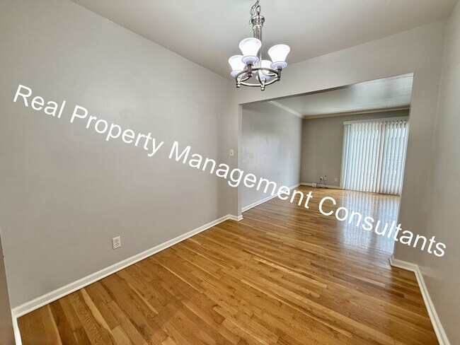 Foto del edificio - 4211 Clark Ave