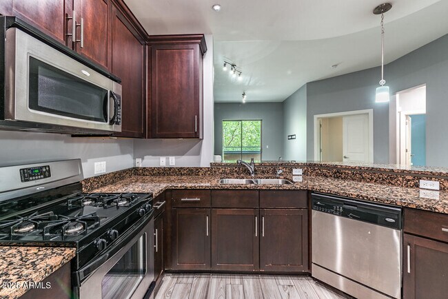 Foto del edificio - 945 E Playa Del Norte Dr