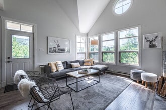 Building Photo - 227 Chem. des Quatre-Sommets