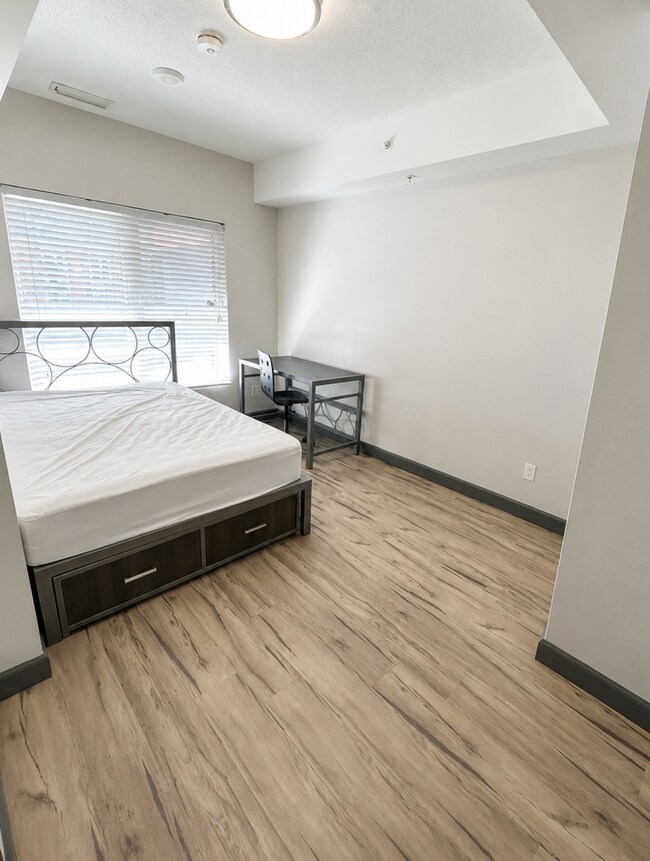 Building Photo - 258B-258B Sunview St