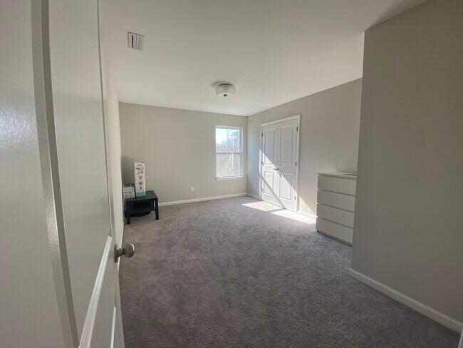 Foto del edificio - 10121 Snowbell Ct