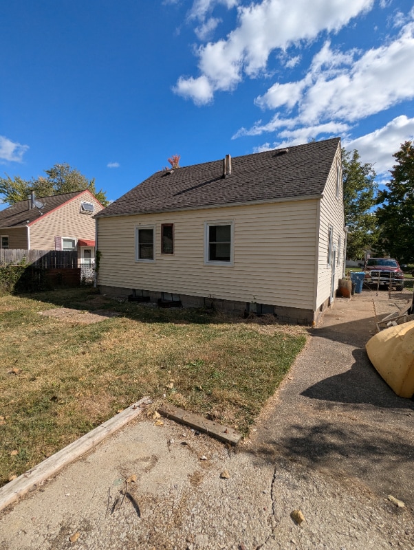 Building Photo - 1604 Maple Dr