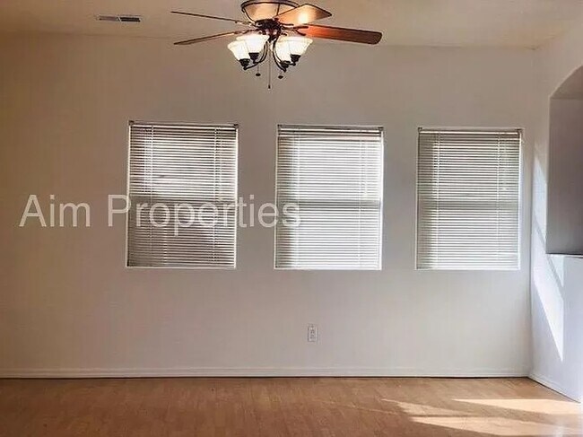 Foto del edificio - 5500 Lito Rd NW