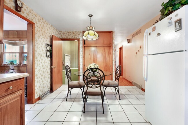 Foto del edificio - 7843 Jackson Ave