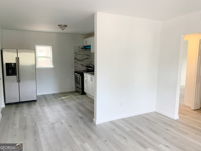 Building Photo - 531 Gresham Park Dr