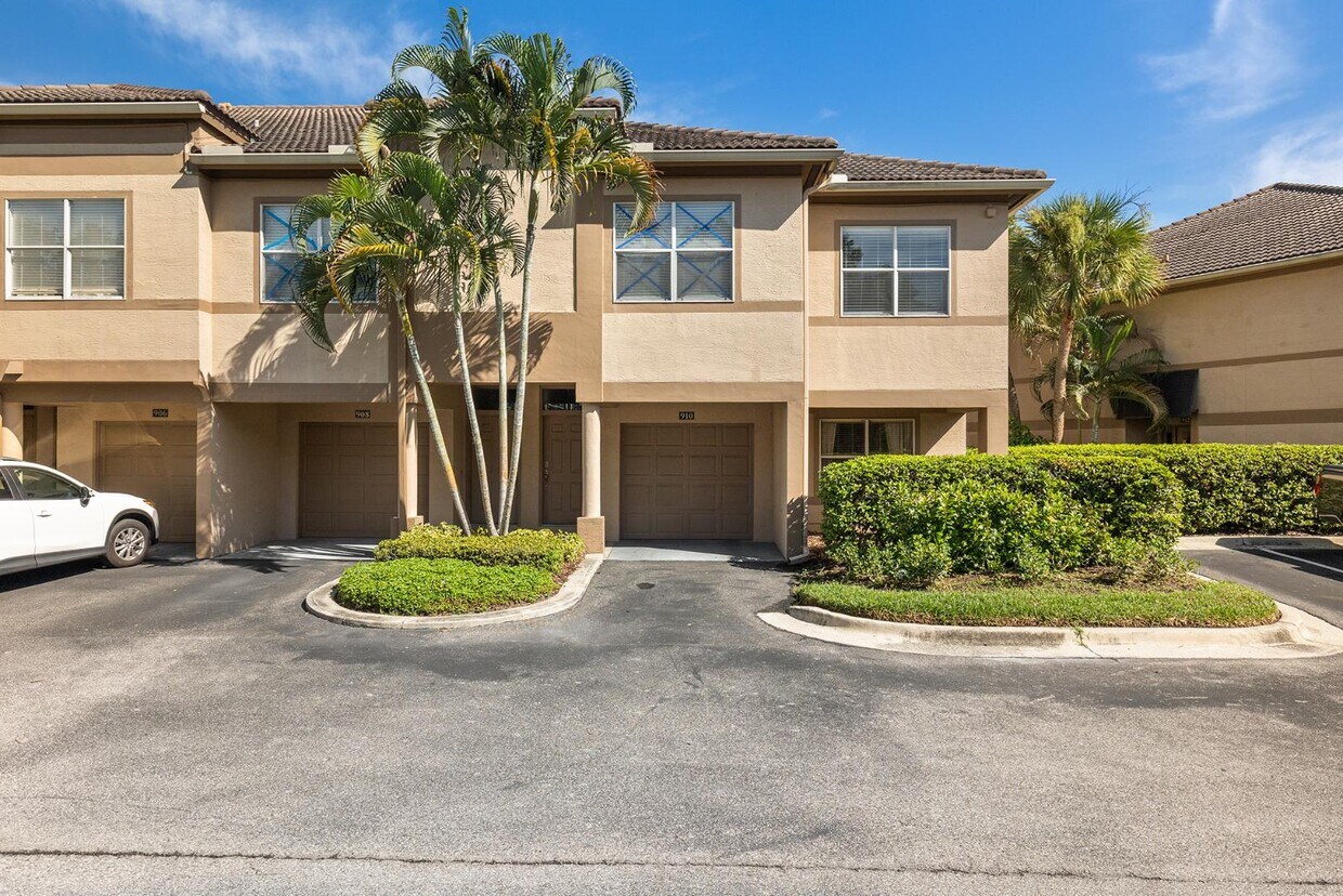 Foto principal - 910 Normandy Trace Rd