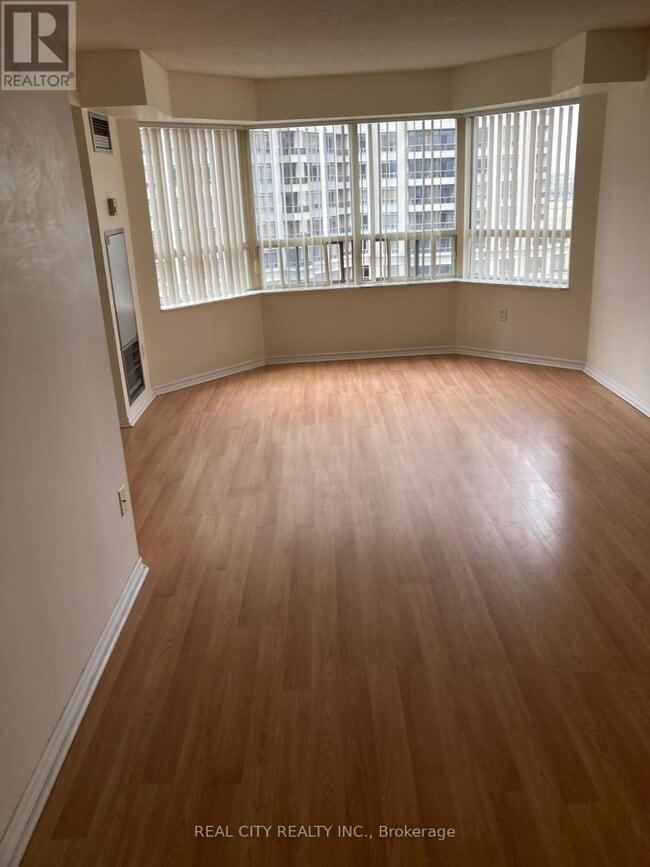 Building Photo - 325 Webb Dr