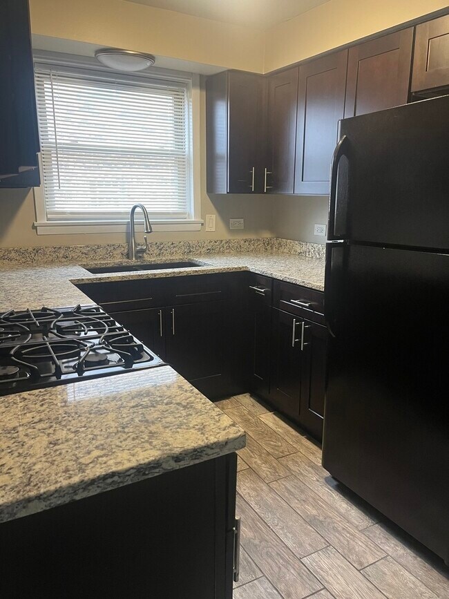 Building Photo - 8139 83rd Pl