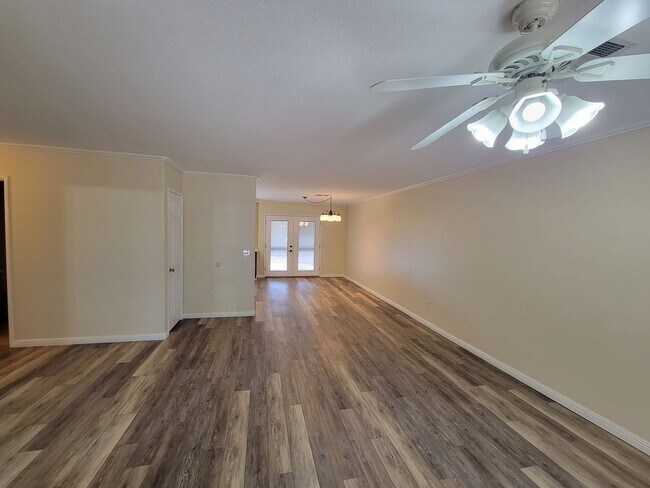 Building Photo - Beautiful Home available in Brawley