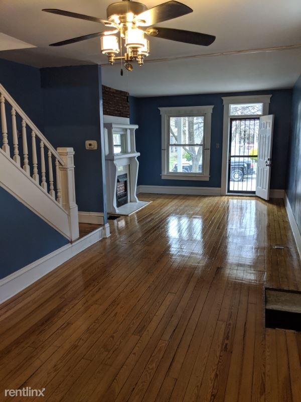 Primary Photo - 3 br, 1 bath Townhome - 509 E Beck St