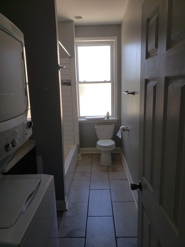 Building Photo - 3416 W Clearfield St