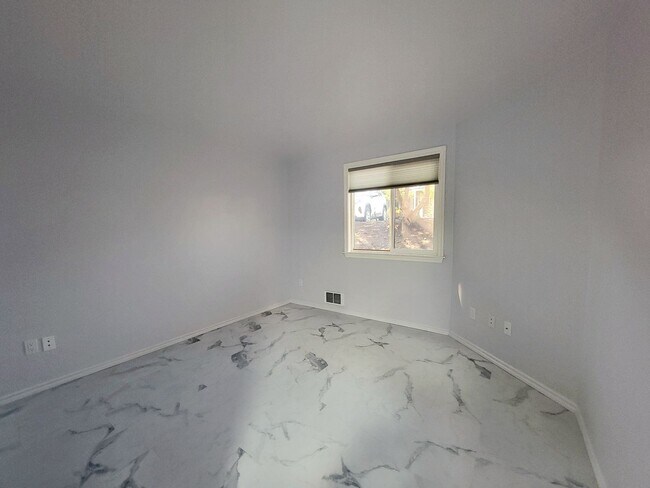 Foto del edificio - ALL NEW Poulsbo Waterfront Condo, all util...