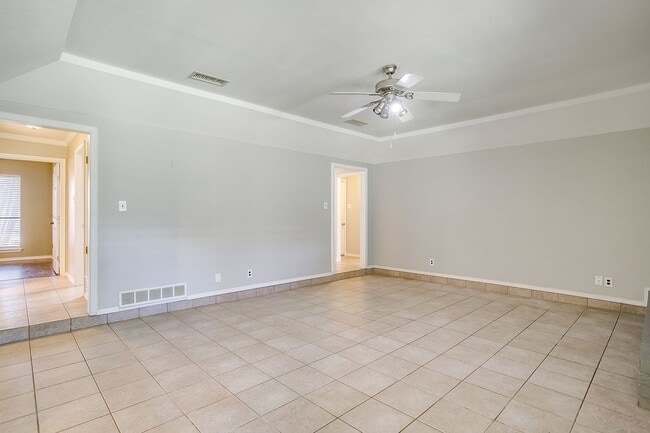 Foto del edificio - Spacious 3 Bed. 2 Bath Rental Ready for New Tenants- HEB ISD- 76040