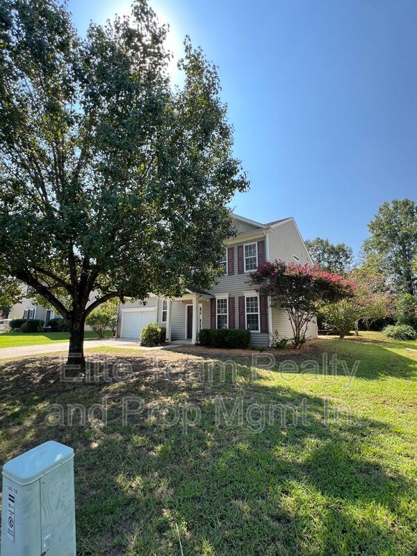 Foto del edificio - 14011 Millers Creek Ln