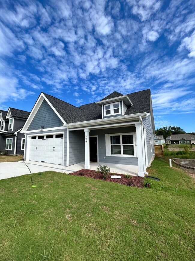 Foto del edificio - Beautiful New Build 3 Bed, 2.5 Bath, 2 Car Garage - Community Pool & Walking Trail!