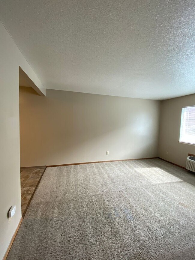Foto del edificio - CWU Nearby • $250 Off Your First Month• Off-Street Parking